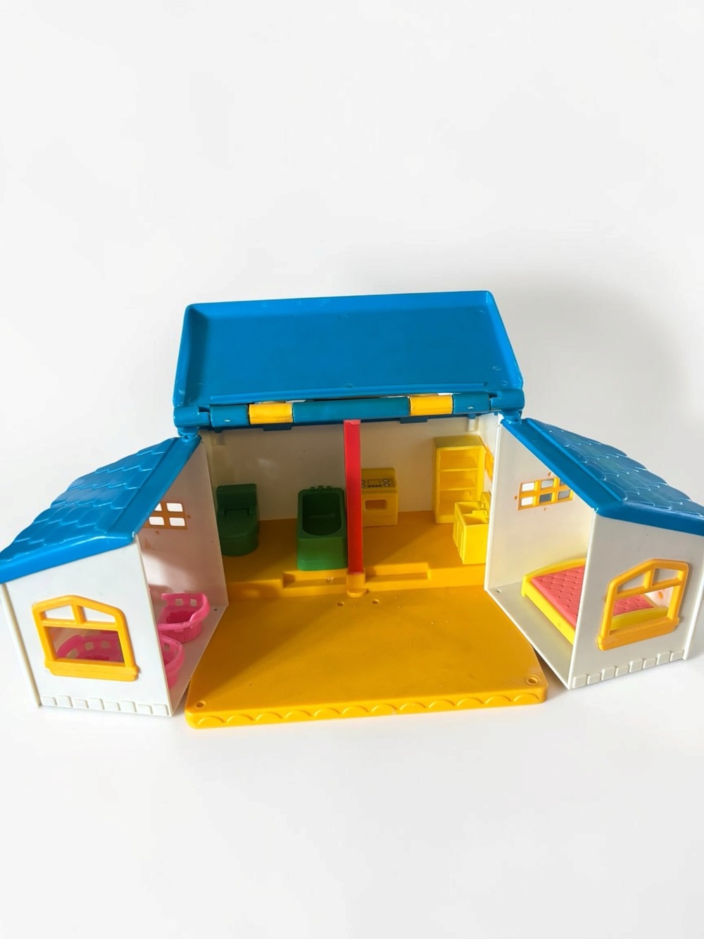 Vintage 1986 Redbox No 2017 Carry Along Dollhouse Furniture Playset